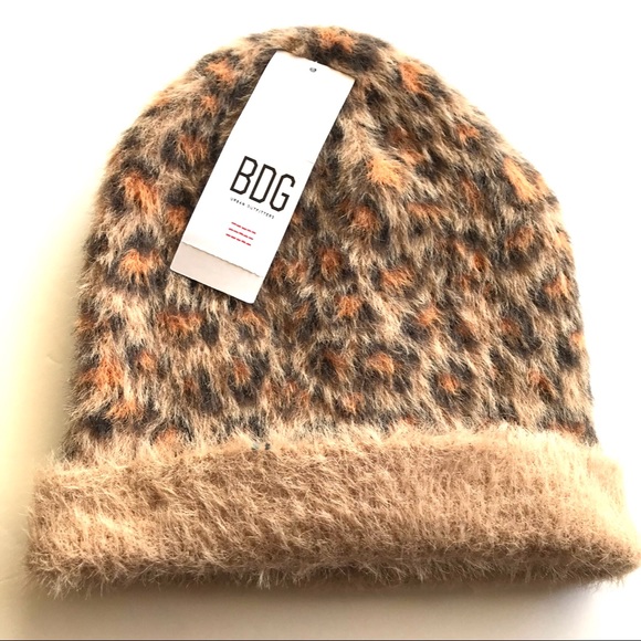 🔥FINAL PRICE SALE🔥
BDG Urban Outfitters leopard beanie - Picture 2 of 10